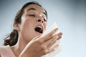 Nâng mũi hắt xì có sao không? ThS BS Nguyễn Tiến Huy giải đáp